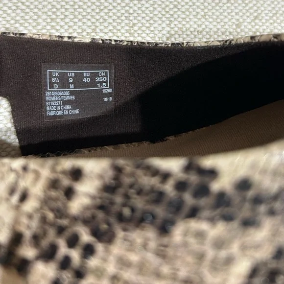 Clarks Comfort Flats Faux Snakeskin Slingback Shoe Women's Size 9 Cream Black - Picture 7 of 8